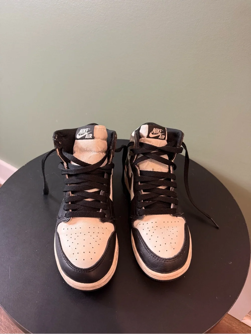 Nike Air Jordan 1 Mid youth Sneakers in Brown and Cream